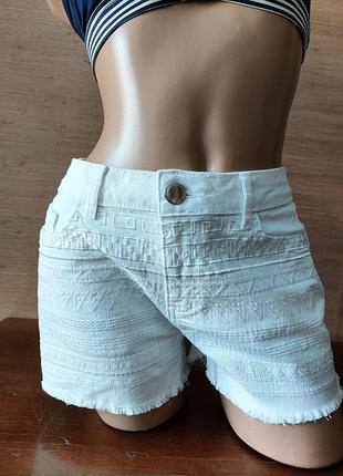 💙💛💚 отличные стильные белые шорты