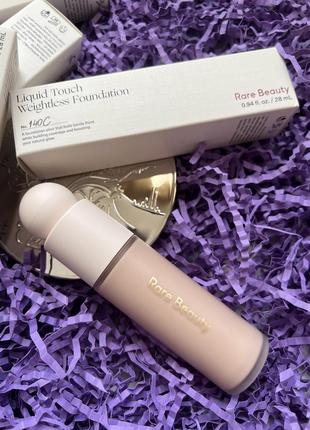 Ідеальний рідкий тональний крем rare beauty by selena gomez liquid touch weightless foundation, 140 с9 фото