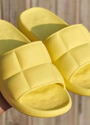 Размеры 36, 37, 38, 39, 41  шлепанцы тапочки сланцы из пены легкие и удобные, цвет желтый4 фото