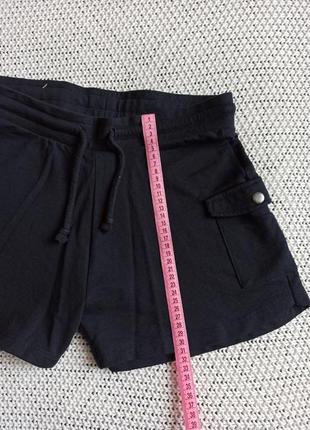 Чорні шорти з кишенями карго4 фото