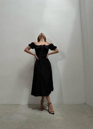 Невероятно женственное платье миди с разрезом и эффектным бюстом💔
шовковиста легка тканина.5 фото