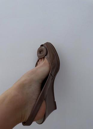 Clarks жіноче взуття туфлі туфли босоножки беж балетки танкетка кларкс6 фото