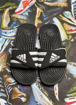 Шльопанці adidas adissage