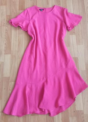 Шикарное, яркое, розовое платье с подкладкой.