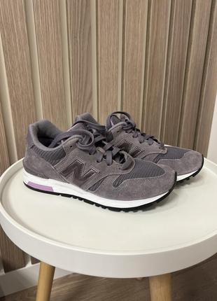 Жіночі кросівки new balance