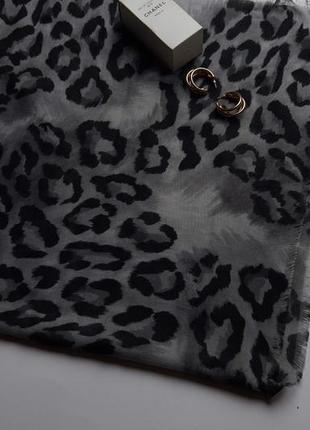 Жіночий шарф хустка палантин женская шаль анималистический принт леопард2 фото