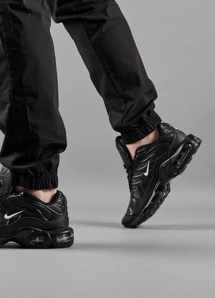 Чоловічі кросівки nike air max tn plus all black white leather,чоловіче взуття3 фото