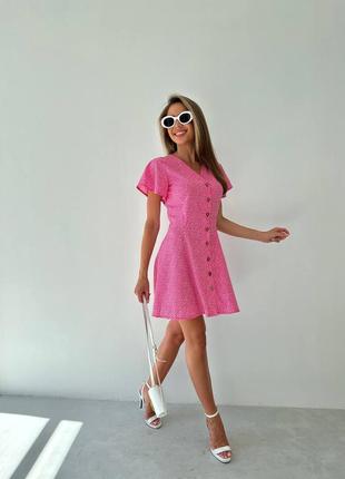 Женское легкое летнее короткое розовое платье с пуговицами с коротким рукавом2 фото