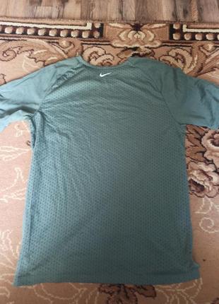 Оригінальна футболка nike, в ідеальному стані, без дефектів. розмір-m.3 фото