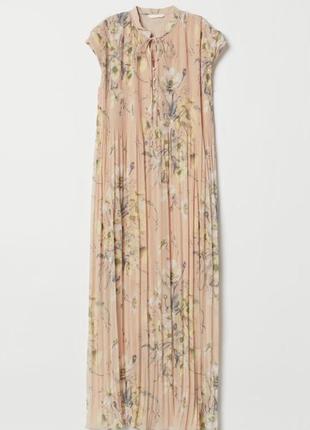 Романична ніжна нюдова довга сукня плаття пліссе  квітковий принт  h&m2 фото