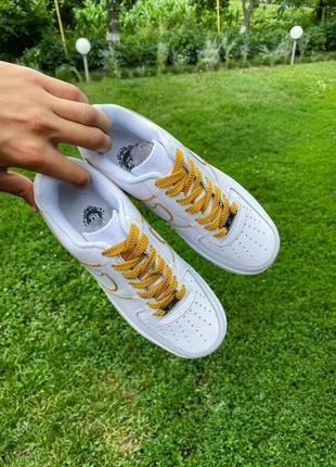 Мужские кроссовки nike air force 1 white gold / smb7 фото