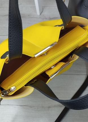 Вместительная, классическая женская сумка на три отделения (желтая \ черная)9 фото