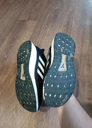 Крассовки adidas оригинал4 фото