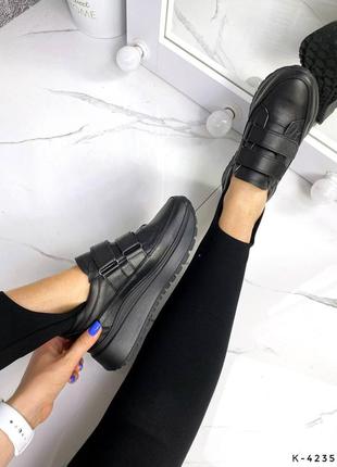 Натуральні шкіряні чорні кросівки на липучках5 фото