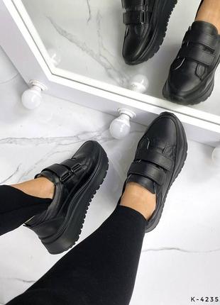 Натуральні шкіряні чорні кросівки на липучках4 фото