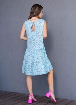 Мятное цветочное платье из хлопка с воланами4 фото