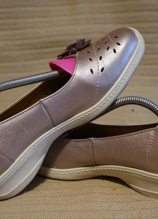 Гарні туфлі-балетки з натуральної шкіри перламутрового рожевого кольору hotter англія 37 р.