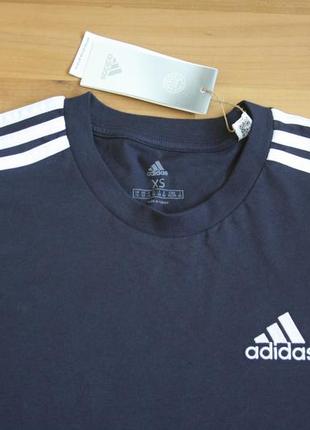 Футболка adidas essentials 3-stripes размер xs оригинал3 фото