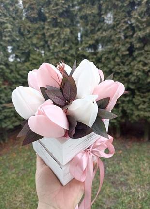 Букет мыльных тюльпанов в деревянной коробке  "любимой" в аквариуме9 фото