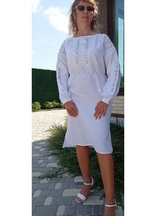 Дизайнерское льняное белое женское платье "стиль" с белой вышивкой  украинатд 44-58 размеры лен