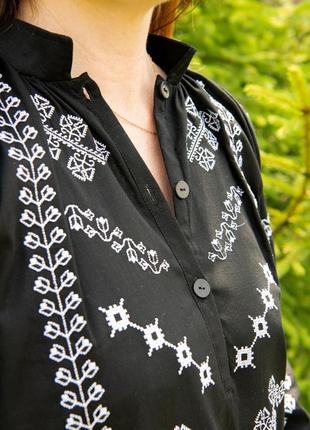 Льняная женская вышиванка черная, украинская вышиванка с длинным рукавом4 фото