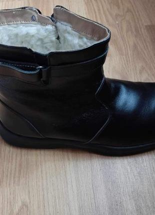 Чоловічі черевики чорні