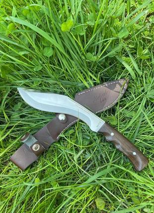 Потужний ніж кукрі сокіл 4, класифікується як туристичний і господарсько-побутовий інструмент, з чохлом