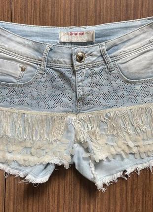Джинсовые шорты