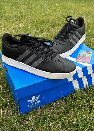 Жіночі шкіряні кросівки adidas vl court 2.0 black