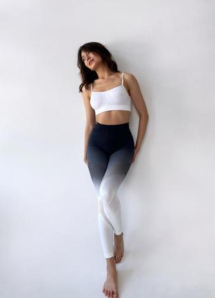 Спортивні легінси / лосини з перфорацією "градієнт" ефектні з пуш-ап для фітнесу та йоги - чорно-білі