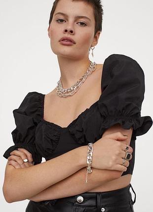 Черный топ с чашкой