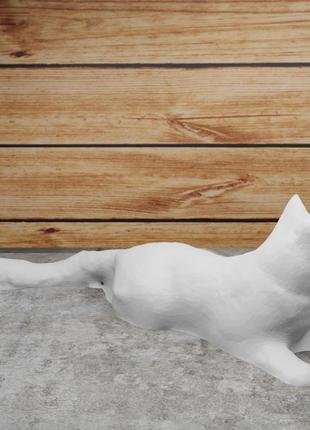 Статуэтка лежащая кошка с длинным хвостом3 фото