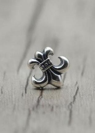 Срібна сережка унісекс кельтська лілія chrome hearts 10 мм