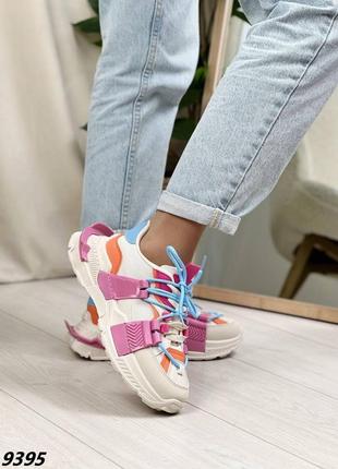 Трендові жіночі кросівки в стилі бренду, стильні кросівки з яскравими вставками6 фото