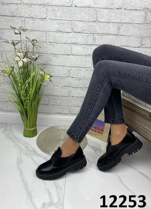 Жіночі натуральні шкіряні туфлі чорного кольору, шкіряні жіночі туфлі на шнурівці