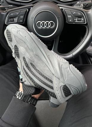 Чоловічі кросівки adidas yeezy boost 700 v2 d.gray/black3 фото