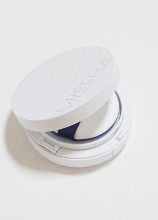 Зволожувальна тональна основа кушон — missha magic cushion moist up spf 50+ pa+++, no23, 15 г3 фото