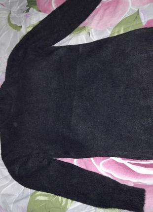 Черний светр жіночий травка