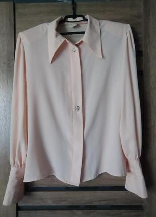 Нежно персиковая блуза