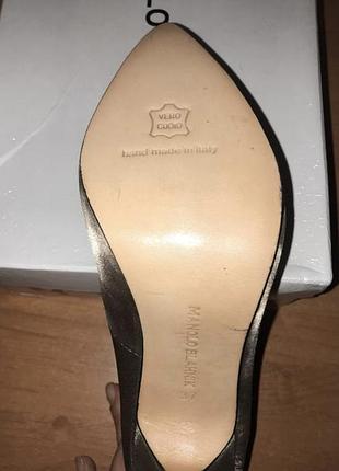 Manolo blahnik hangisi embellished satin pumps неймовірні атласні туфлі4 фото