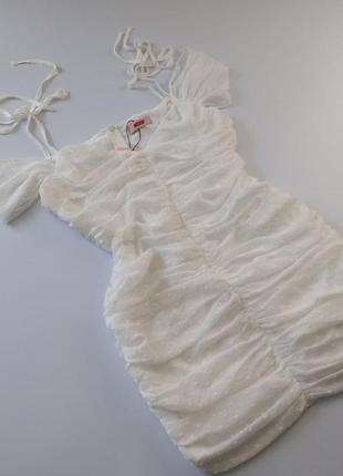 Платье с драпировкой misspap модное по фигуре5 фото