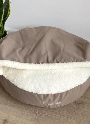 Лежак для собак и котов lounge beige с капюшоном l - диаметр 100 см высота 11 см2 фото