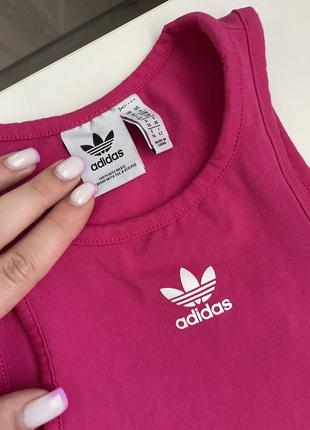 Яркое малиновое платье adidas6 фото