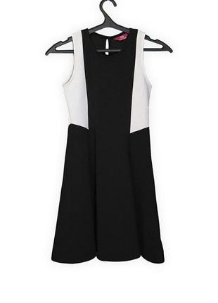 Чиорно-белое платье