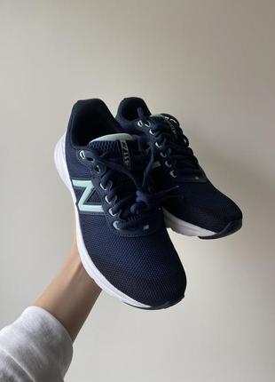 Сині кросівки new balance, модель 411