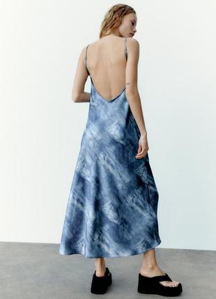 Атласное платье - слип с джинсовым принтом zara, платье миди в бельевом стиле