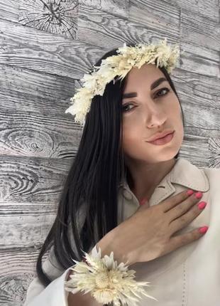 Вінок в молочних тонах на голову