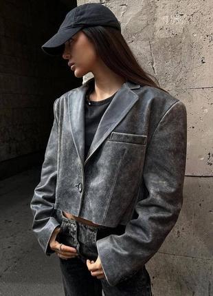 Куртка косуха в стилі jil sander виварена коротка широка графіт