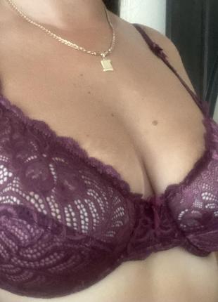 Шикарний, ажурний, бюстгальтер, бордового кольору, від бренду: c&a👌