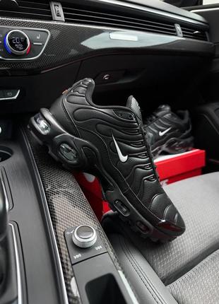 Чоловічі кросівки nike air max tn plus all black white leather3 фото